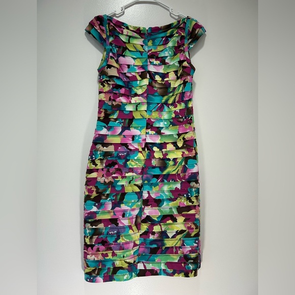 Adrianna Papell Floral Pleated Cocktail Dress Size 12 - Picture 3 of 10